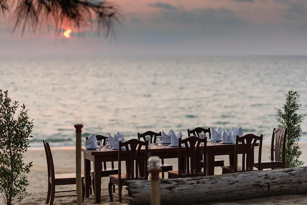 Hotel Coriacea Beachfront Boutique Phuket Resort - Sha Plus Mai Khao