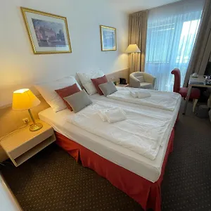 https://oaza-hotel.praguehotelsweb.com